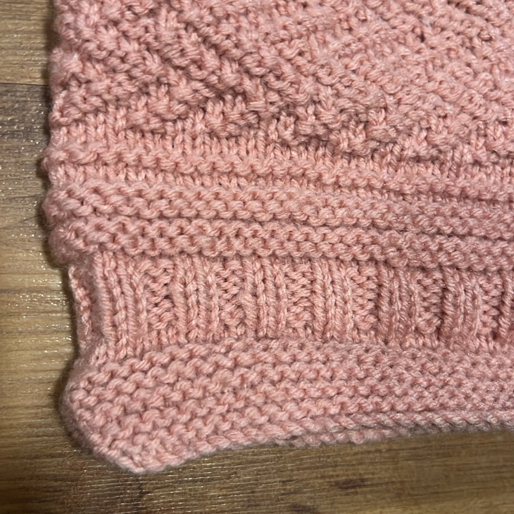 Hand knit beautiful sweater - Picture 2 of 2